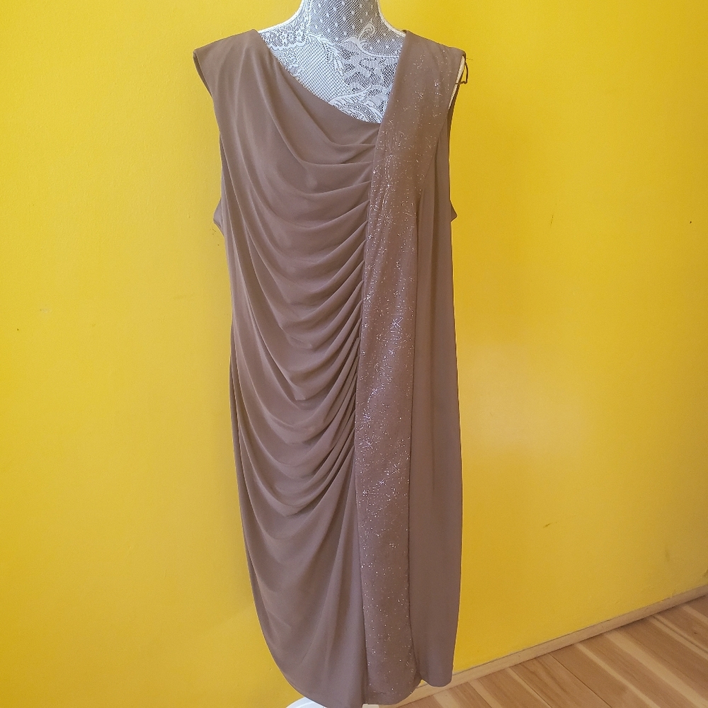 Sleeveless dress perfect for date night